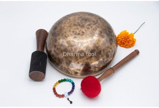 Hand-Engraved Guru Lama Tibetan Singing Bowl – Sacred Guru Mantra