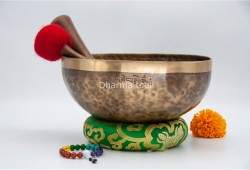 Hand-Engraved Avalokitesvara Tibetan Singing Bowl – Compassion Mantra Engraved