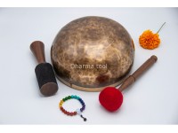 Hand-Engraved Avalokitesvara Tibetan Singing Bowl – Compassion Mantra Engraved