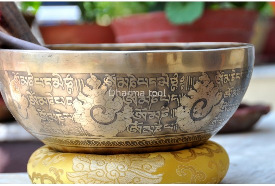 Eyes of Buddha Etched Tibetan Singing Bowl – Handmade with Tibetan Mantra & Dharma Chakra (Multiple Size Options)