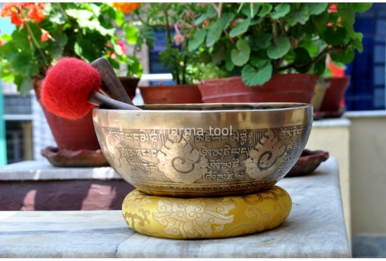Eyes of Buddha Etched Tibetan Singing Bowl – Handmade with Tibetan Mantra & Dharma Chakra (Multiple Size Options)