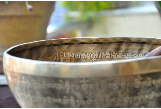 Tibetan Mantra & Endless Knot Etched Singing Bowl – Handmade Himalayan Bowl with Double Dorje (Multiple Size Options)