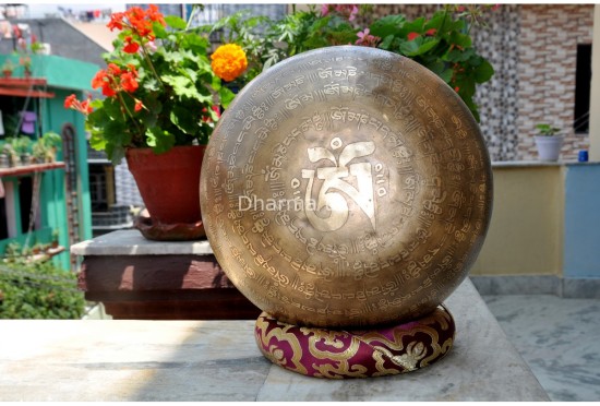 Tibetan Mantra & Endless Knot Etched Tibetan Singing Bowl – Tibetan Om Back (Multiple Size Options)