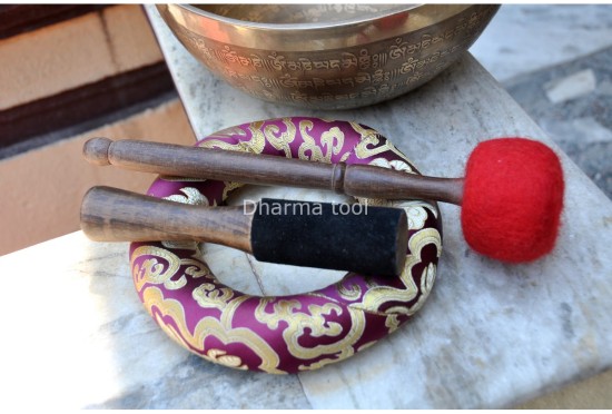 Tibetan Mantra & Endless Knot Etched Tibetan Singing Bowl – Tibetan Om Back (Multiple Size Options)