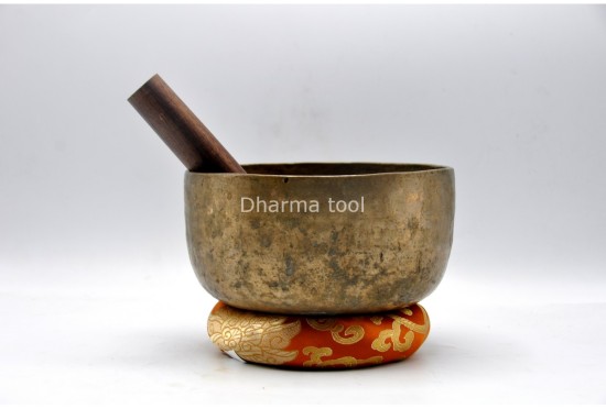 Old Collected Thadobati Singing Bowl – Antique Himalayan Bowl