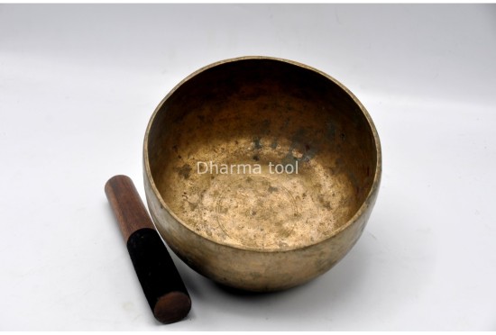 Old Collected Thadobati Singing Bowl – Antique Himalayan Bowl
