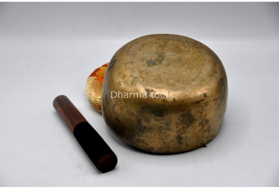 Old Collected Thadobati Singing Bowl – Antique Himalayan Bowl