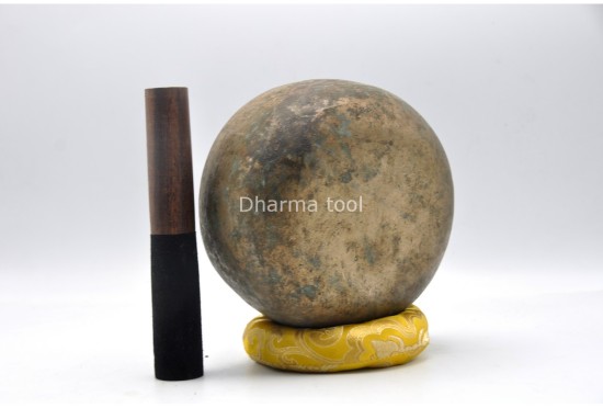 Remuna Singing Bowl – Antique Himalayan Bowl