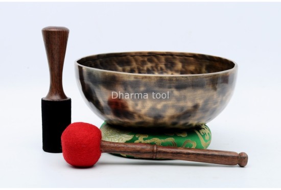 9-Inch Tibetan Singing Bowl – Grounding & Deep Vibrational Wellness Bowl
