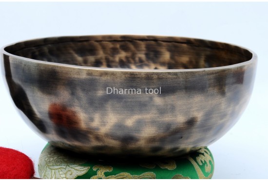 9-Inch Tibetan Singing Bowl – Grounding & Deep Vibrational Wellness Bowl