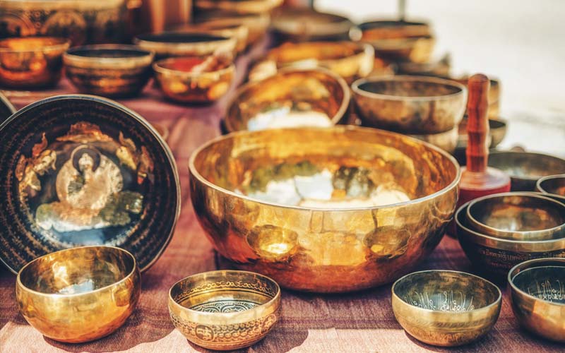 Different Finishes of Tibetan Singing Bowls Different finishes of Tibetan singing bowls including polished, matte, dim and antique finish handmade Himalayan singing bowls