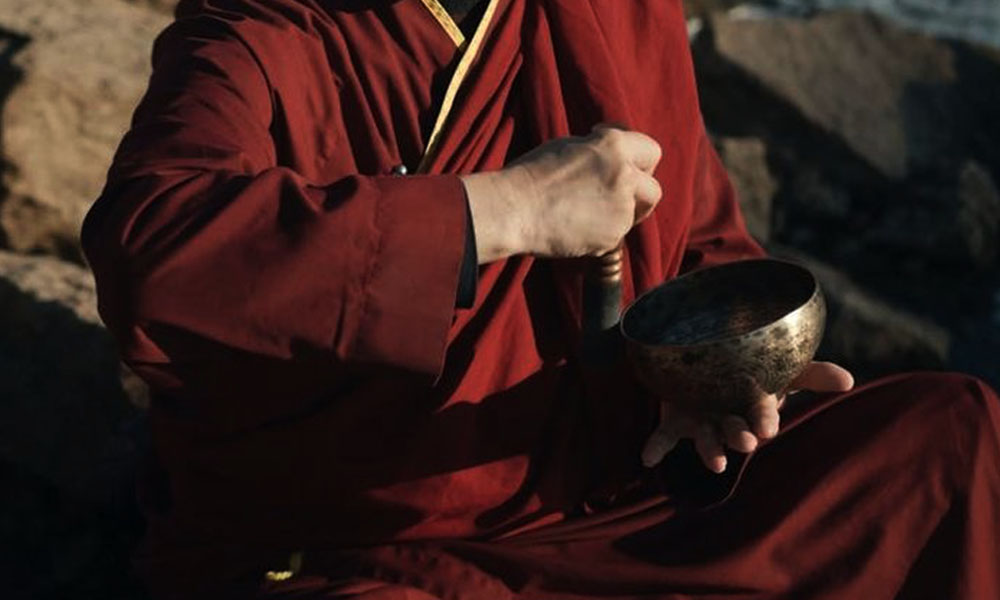 Historical clarification on the relationship between singing bowls and the Buddha