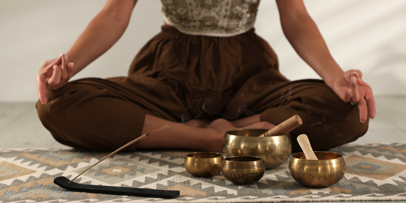 Singing bowl supporting meditation