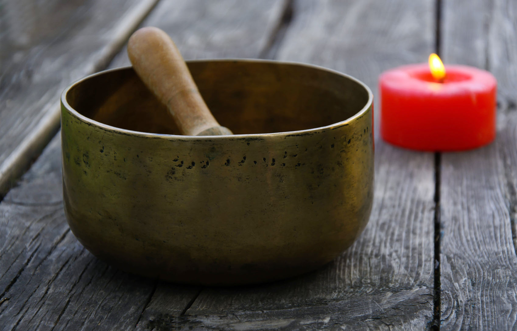 Antique Thadobati singing bowls — bronze that has survived and still sings after centuries Old Thadobati antique Tibetan singing bowls showing centuries-old bronze with natural patina and wear